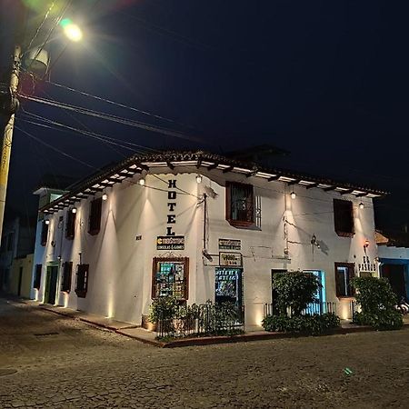 Hotel El Pasaje أنتيغوا غواتيمالا المظهر الخارجي الصورة